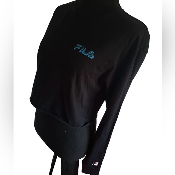 5/25$ ✨ Fila Crop Top 💙🩵🖤 - Picture 3 of 4